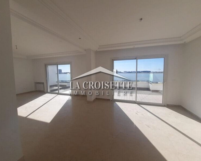 Penthouse s4 avec piscine et terrasse aux jardins de carthage mal4154