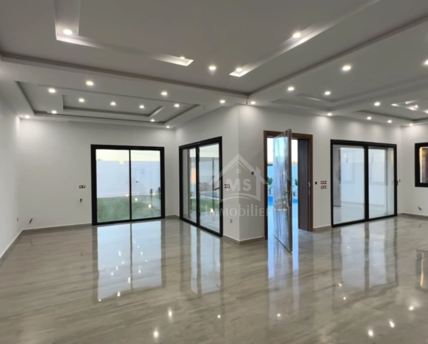 Villa s+4 toute neuve avec piscine à vendre à hammamet sud 51355351
