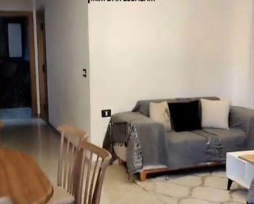 Maison moderne avec un garage