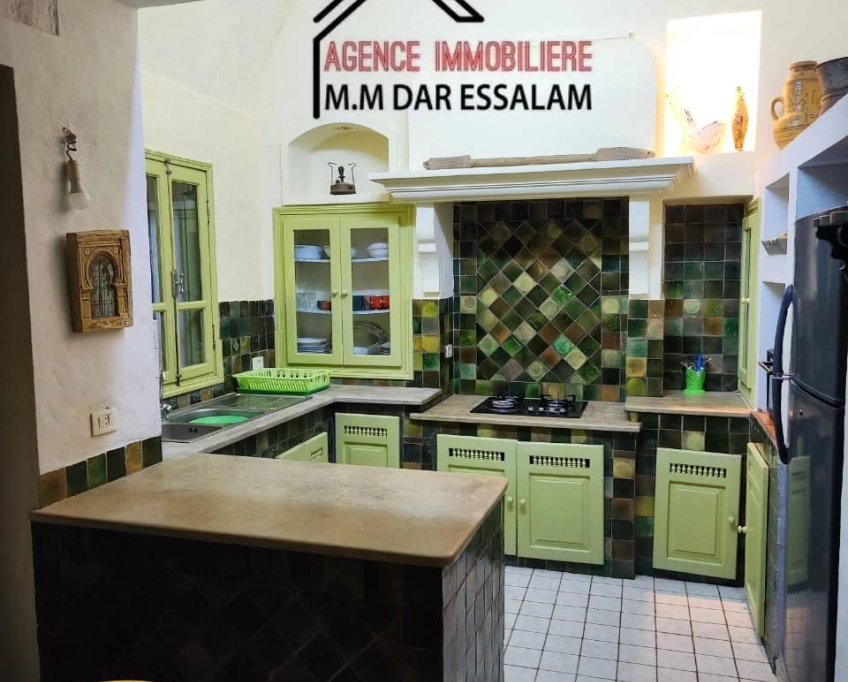 Une grande villa près de la mer à vendre