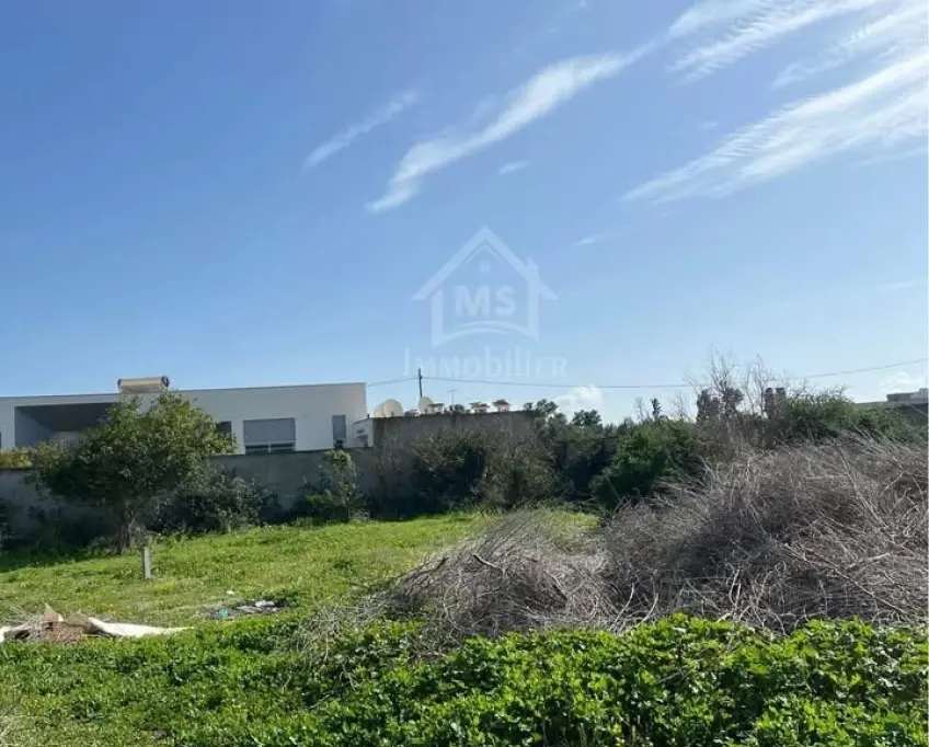 Un terrain de 650 m² dans la zone de sidi mahressi à vendre 51355351