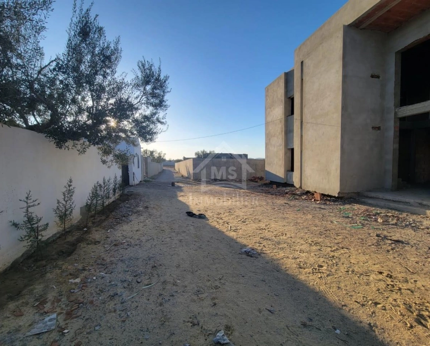 Terrain clôturé de 1269 m² à hammamet sud à vendre 51355351
