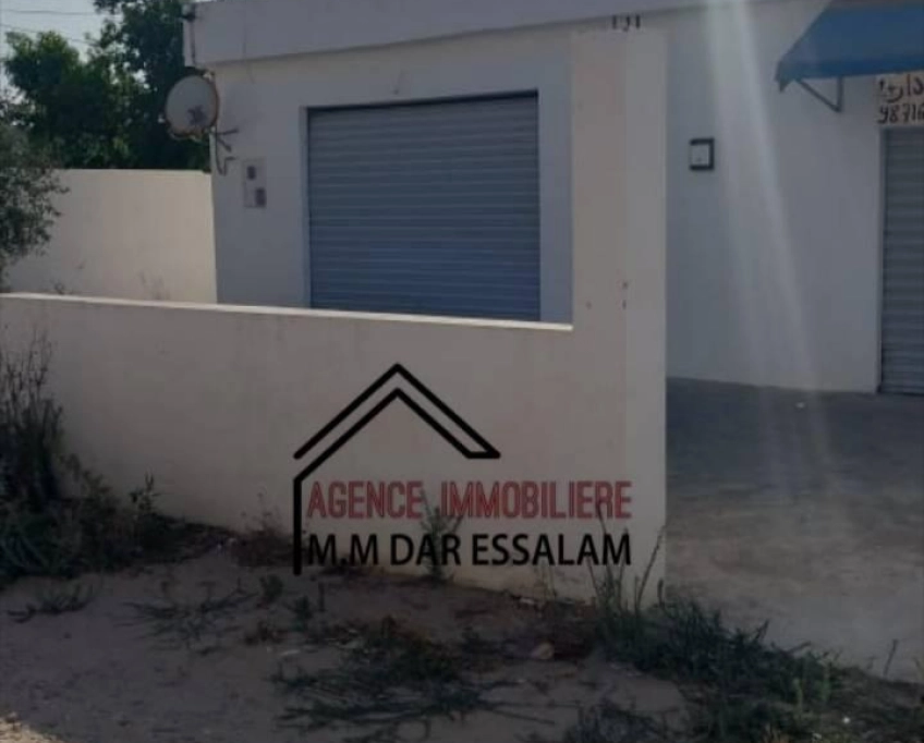 Maison indépendante avec deux garages près de toutes commodités