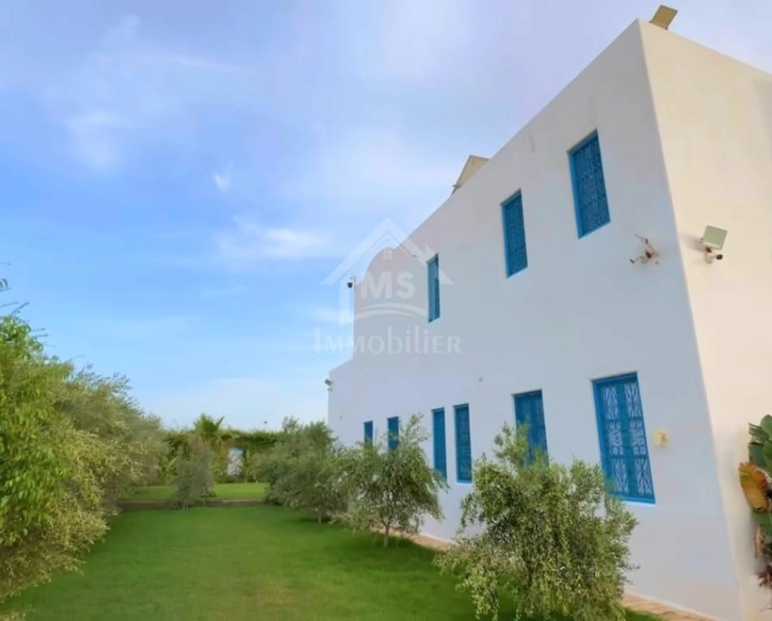 Ville de lux avec piscine à vendre à hammamet sud 51355351