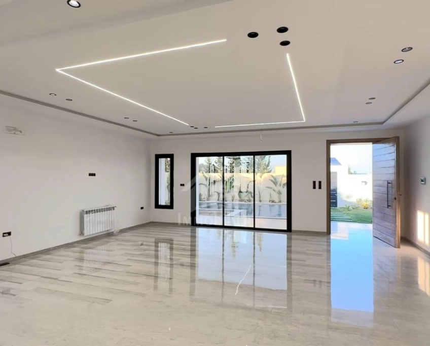 Villa toute neuve avec piscine et jardin à vendre 51355351