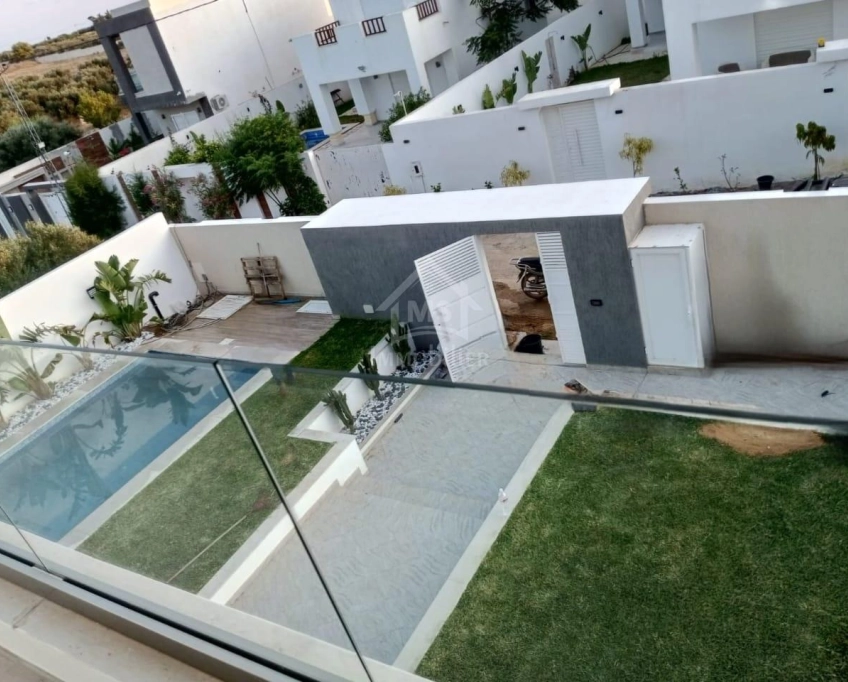 Villa s+5 toute neuve avec piscine à vendre à hammamet sud 51355351