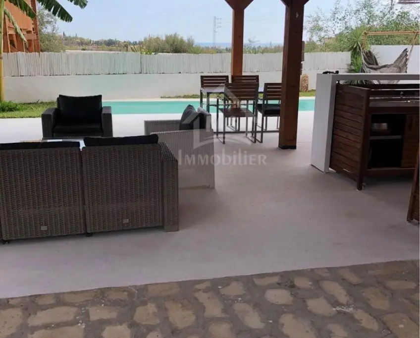 Villa s+4 avec piscine à hammamet à vendre 51355351