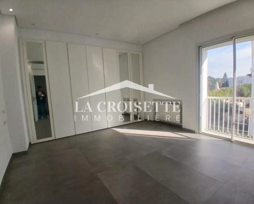 Villa s3 avec piscine à gammarth mvl0015