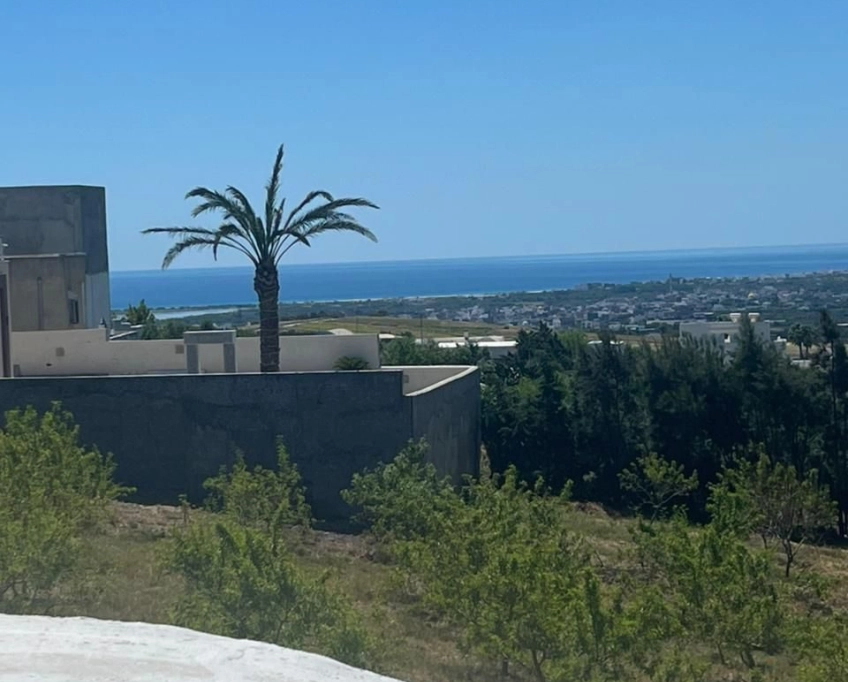 Terrain avec une vue agréable