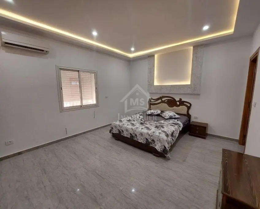 Une villa meublée avec piscine à vendre à hammamet 51355351