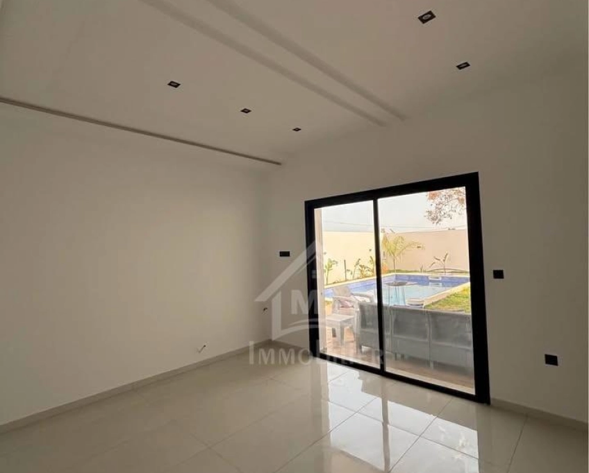 Villa avec piscine et jardin à hammamet sud à vendre 51355351