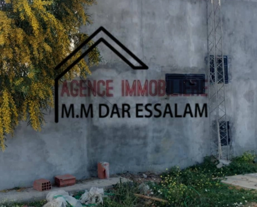 Terrain agricole contenant une maison à vendre