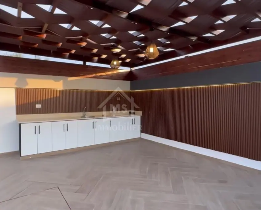 Villa s+4 toute neuve avec piscine à vendre à hammamet sud 51355351