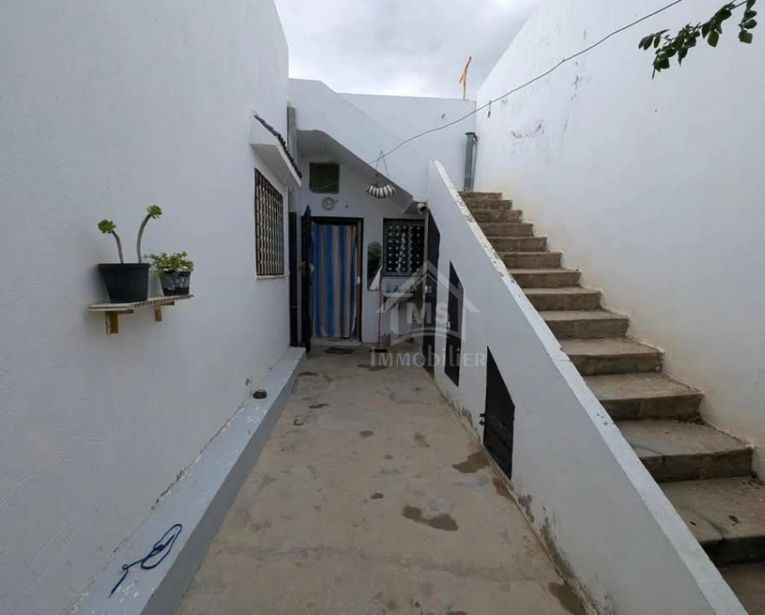 Maison s+2 avec jardin à vendre à hammamet sud 51355351