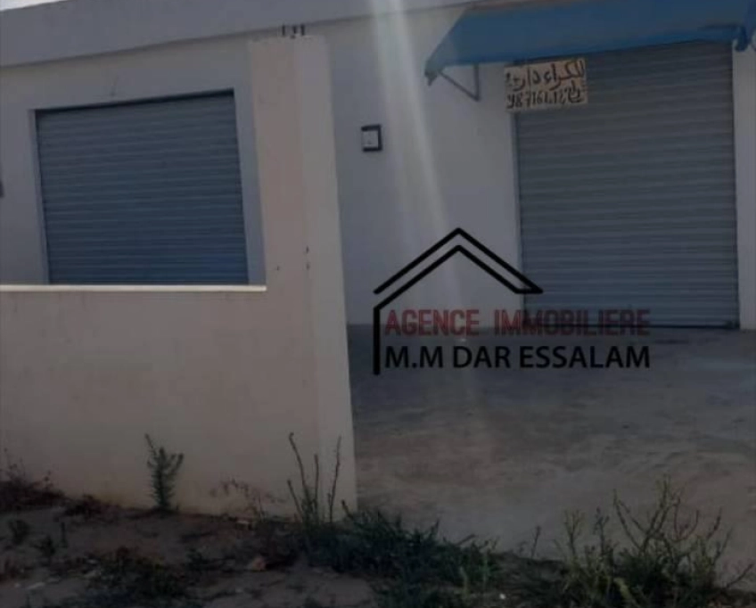 Maison indépendante avec deux garages près de toutes commodités