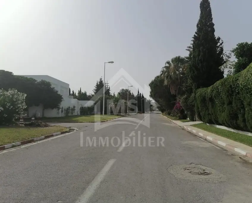 Terrain clôturé de 348 m² à vendre à la zone touristique mrezga 51355351