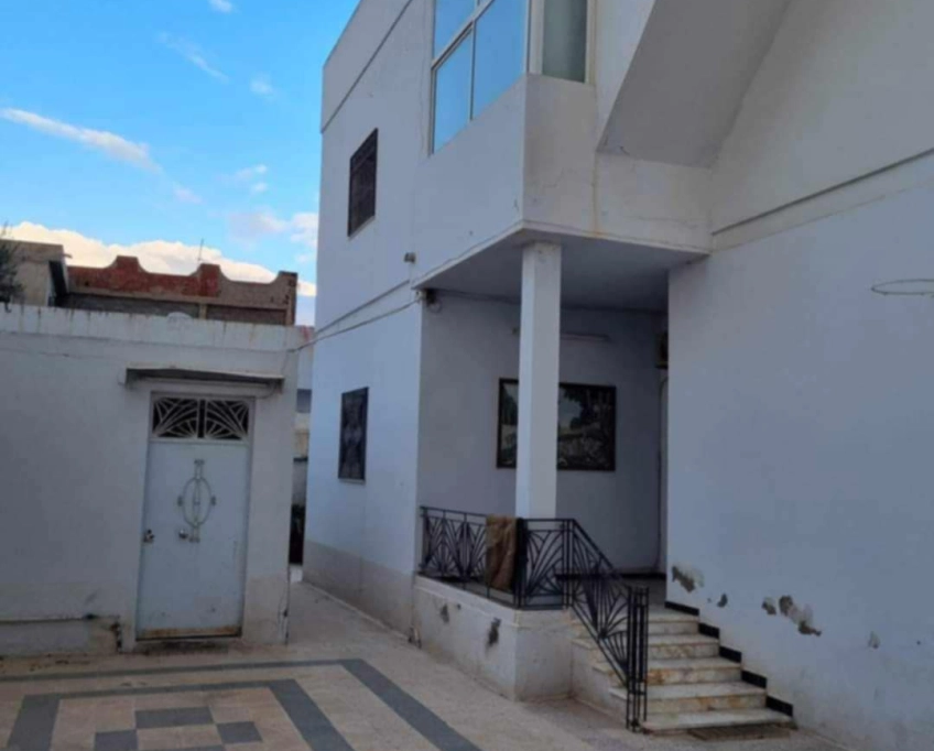 Villa avec deux etages indepenantes