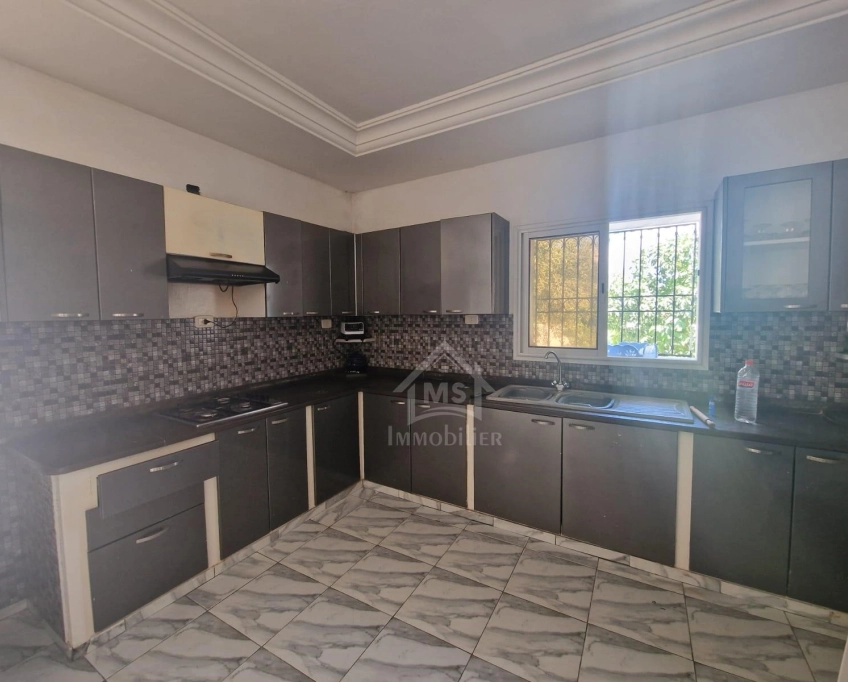 Spacieuse maison s+2 à hammamet sud à vendre 51355351