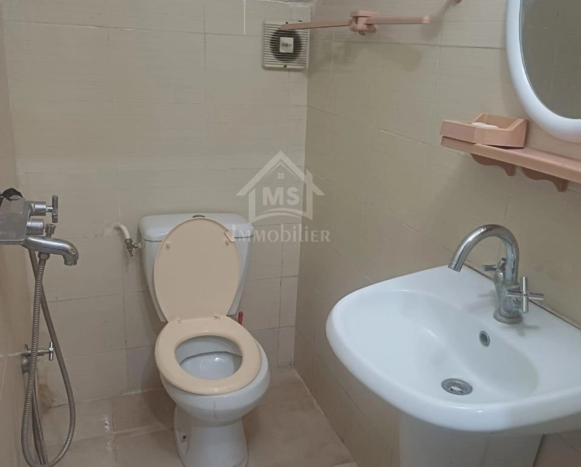 Coquet studio à vendre à 140 md à hammamet 51355351