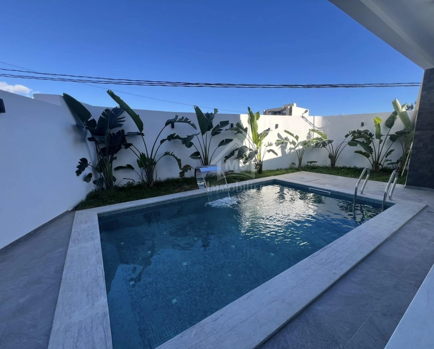 Un triplex avec piscine à hammamet nord à vendre 51355351