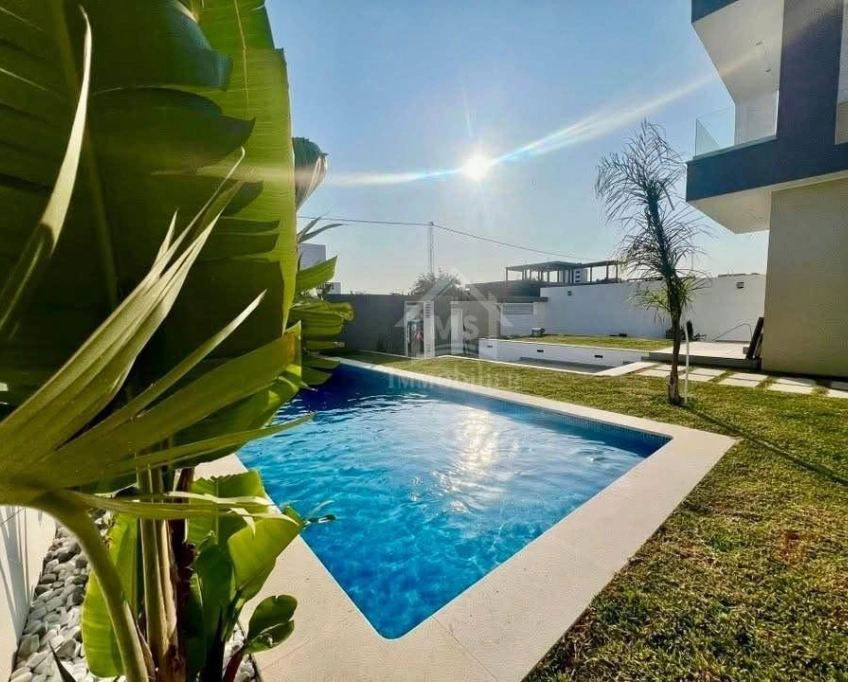 Villa s+5 toute neuve avec piscine à vendre à hammamet sud