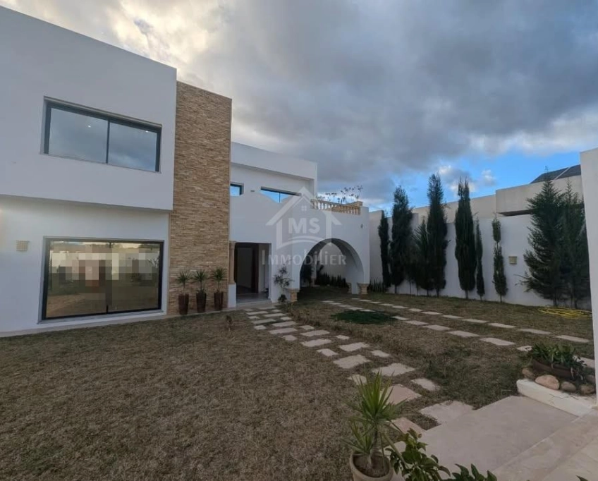 Villa s+4 toute neuve avec grand jardin à vendre à hammamet sud 51355351