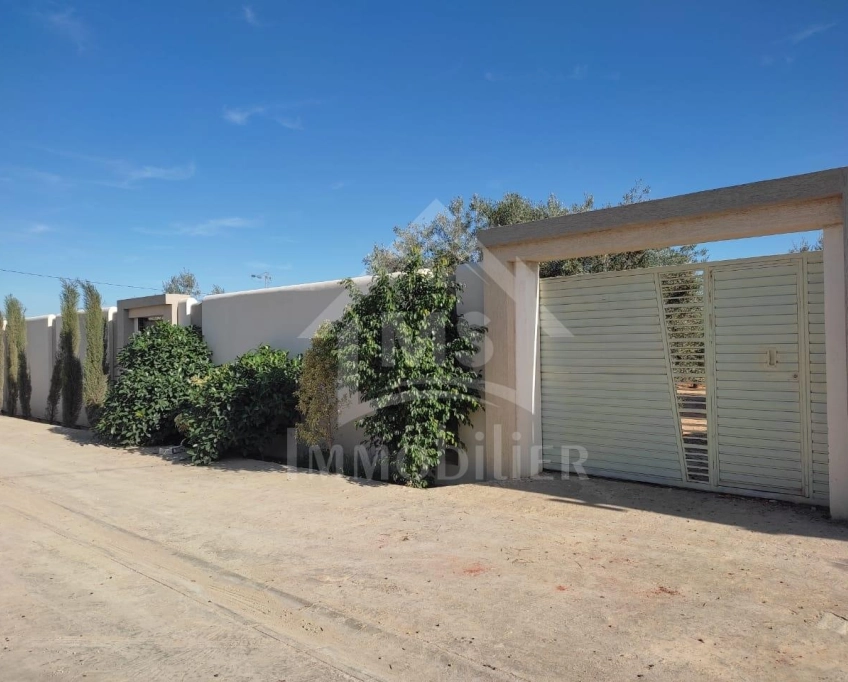 Terrain clôturé de 876 m² à hammamet sud à vendre 51355351