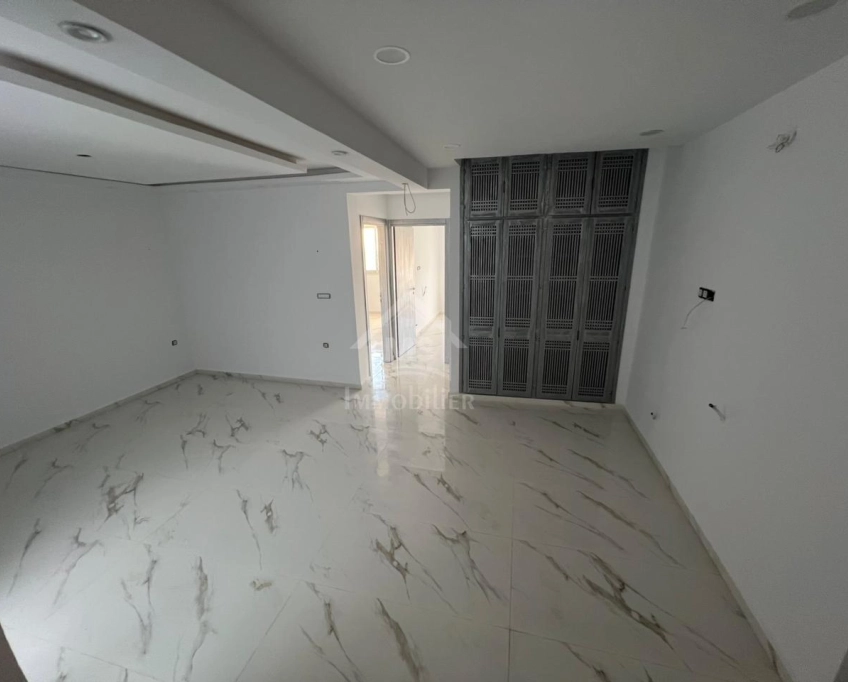 Charmant triplex tout neuf à hammamet sud à vendre 51355351