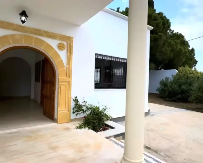 Charmante villa avec piscine à vendre à hammamet 51355351