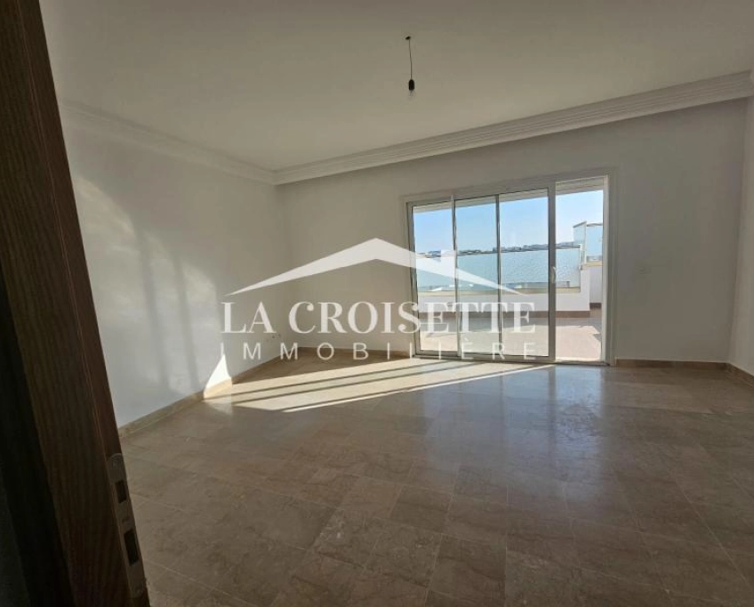 Penthouse s4 avec piscine et terrasse aux jardins de carthage mal4154