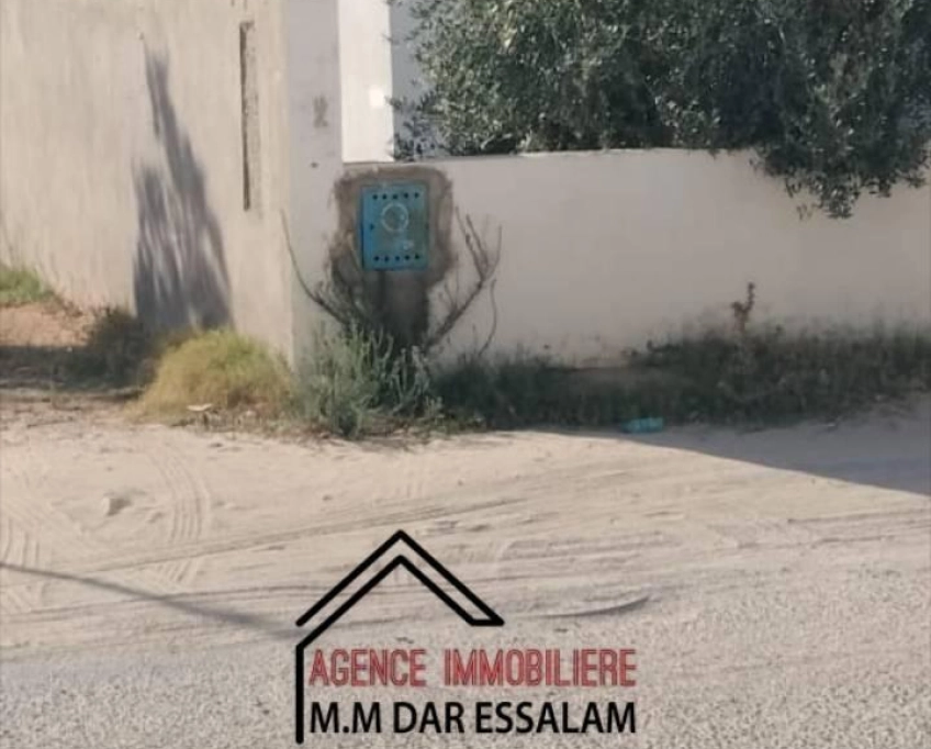 Maison indépendante avec deux garages près de toutes commodités