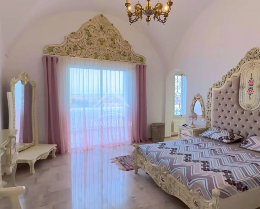 Ville de lux avec piscine à vendre à hammamet sud 51355351