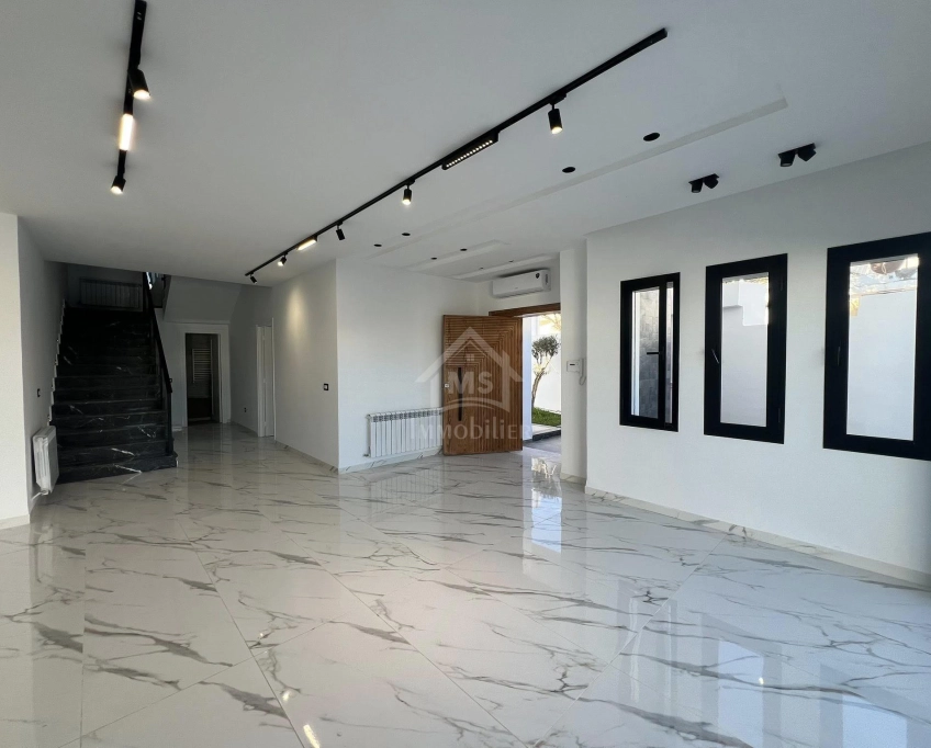 Un triplex avec piscine à hammamet nord à vendre 51355351