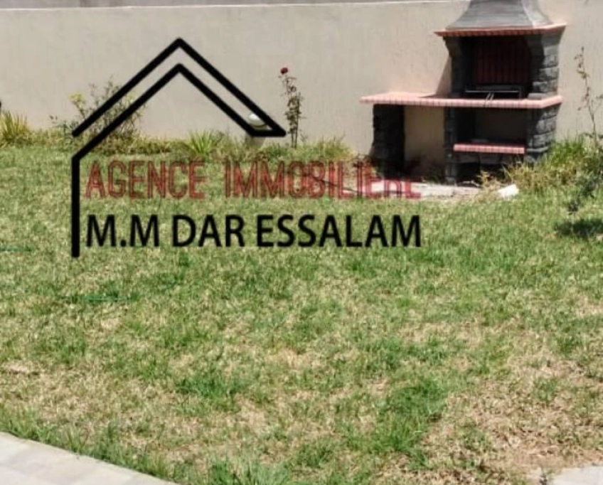 Deux maisons près de la plage à vendre