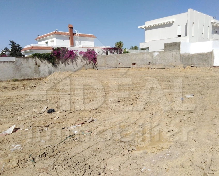 Terrain de 660m² à la soukra