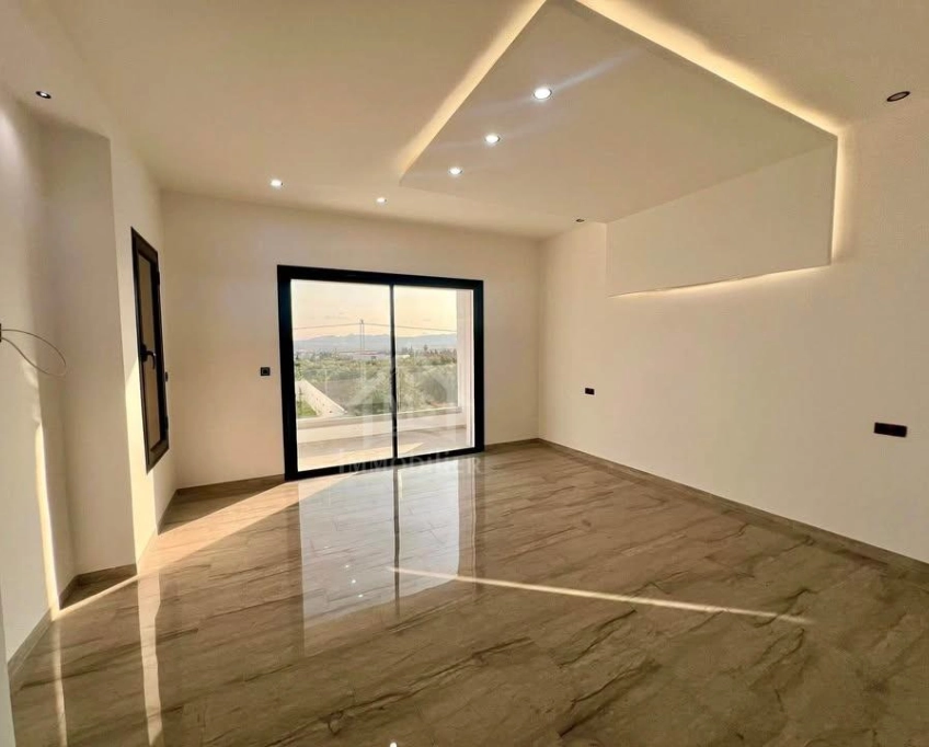 Villa s+5 toute neuve avec piscine à vendre à hammamet sud 51355351