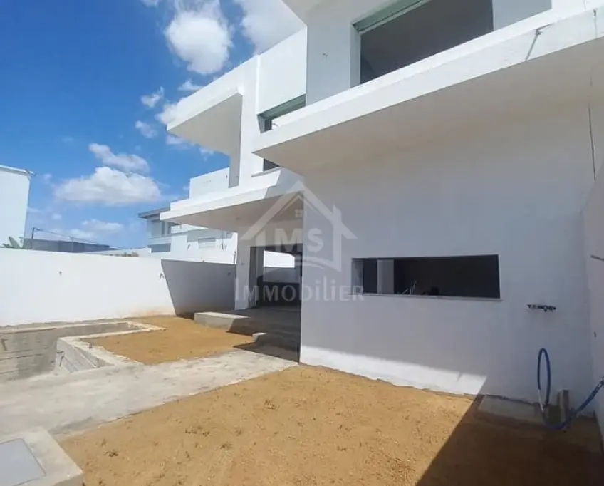 Duplex s+3 avec piscine encours de finition à vendre51355351