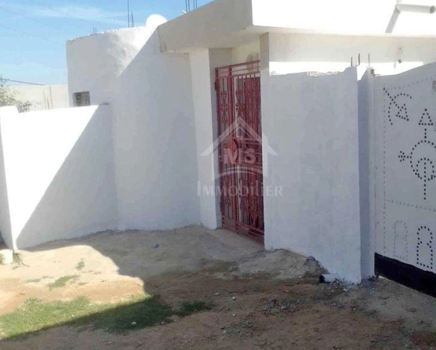 Maison s+2 avec garage et jardin à hammamet sud à vendre 51355351
