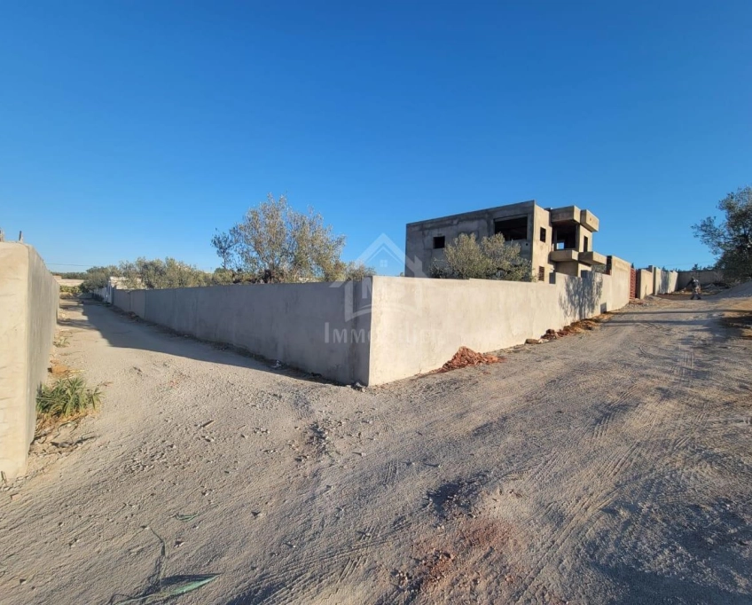 Terrain clôturé de 1269 m² à hammamet sud à vendre 51355351