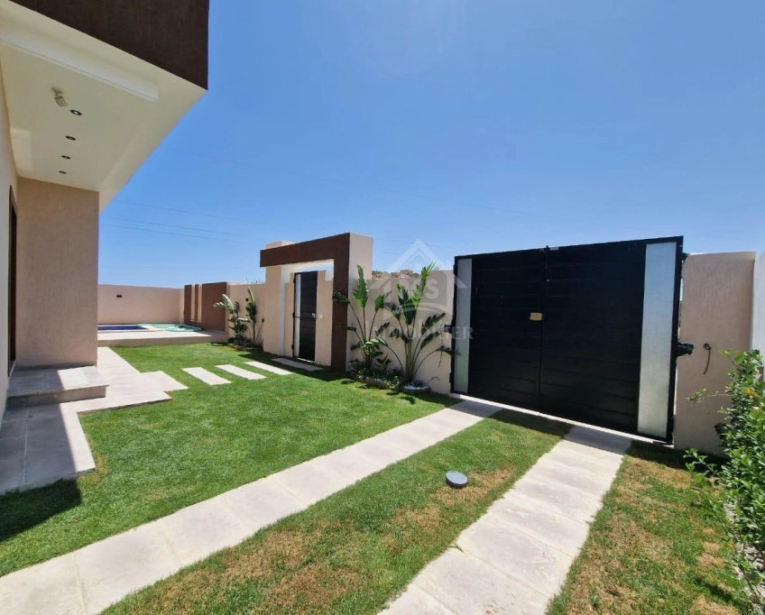 Un duplex s+5 avec piscine à hammamet sud à vendre 51355351