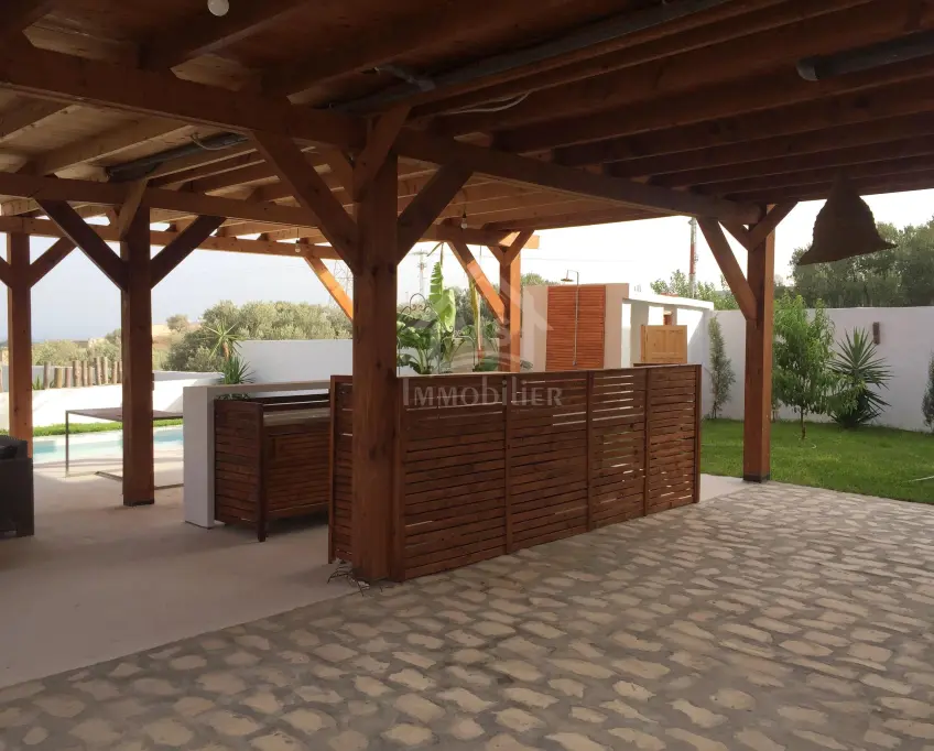 Villa s+4 avec piscine à hammamet à vendre 51355351