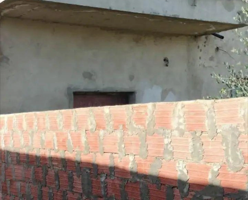 Deux garages près de toutes commodités à vendre