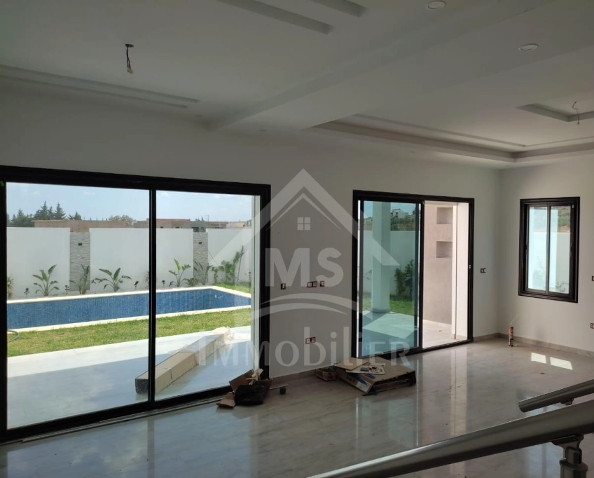 Villa s+4 toute neuve avec jardin et piscine à hammamet sud 51355351