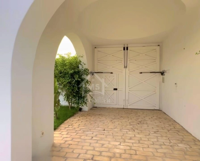 Ville de lux avec piscine à vendre à hammamet sud 51355351