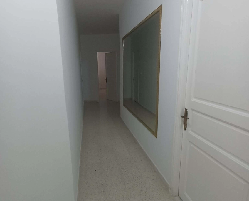 A louer etage de villa ennaser