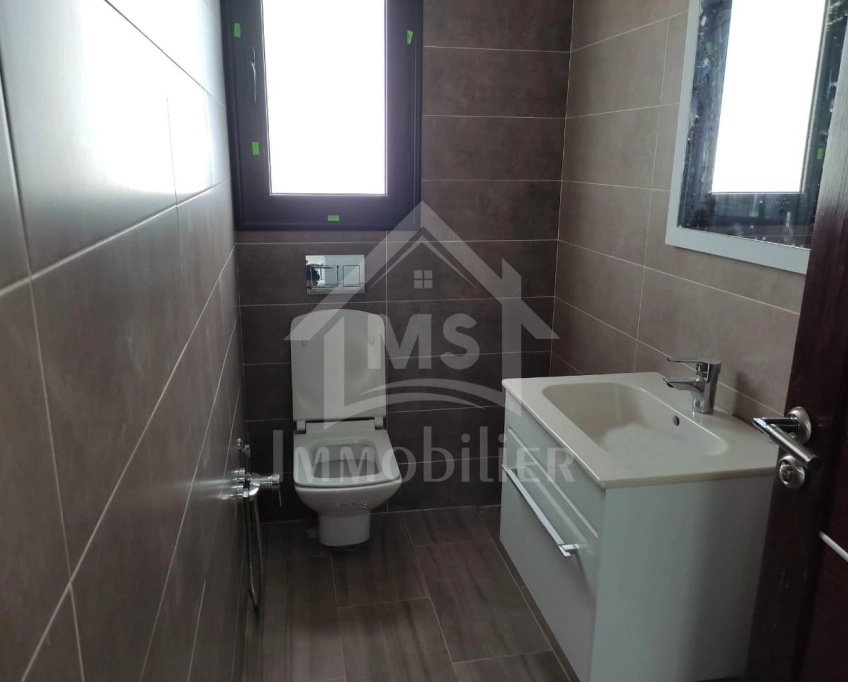 Villa s+4 toute neuve avec jardin et piscine à hammamet sud 51355351